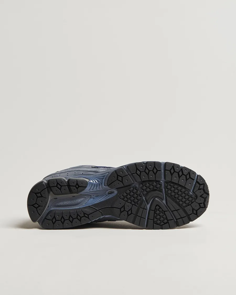 2002R Sneakers Dark Grey/Navy 