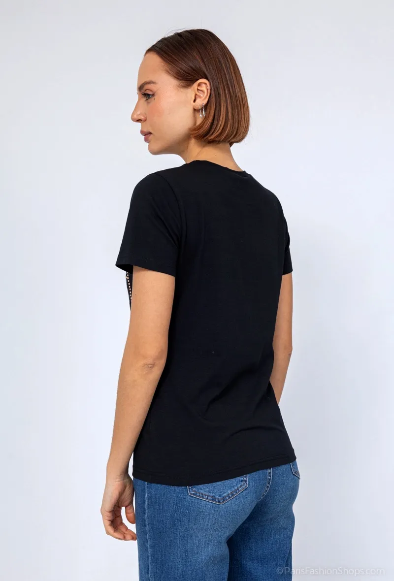 Bedrucktes T-Shirt mit Nieten