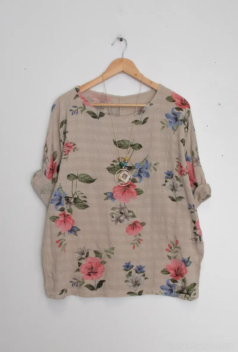 T-Shirt mit Blumenprint und Halskette